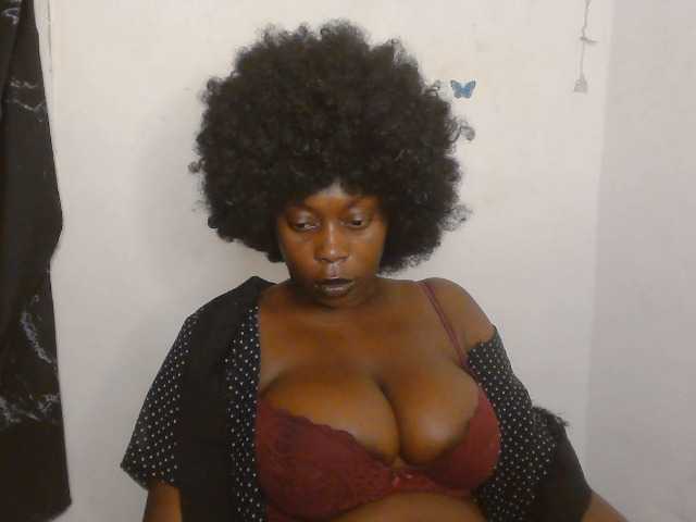Strip-me-naked live cam on BongaCams