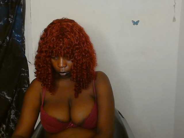 Strip-me-naked live cam on BongaCams