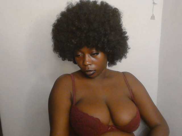 Strip-me-naked live cam on BongaCams
