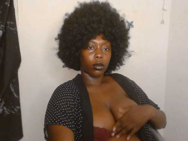 Strip-me-naked live cam on BongaCams