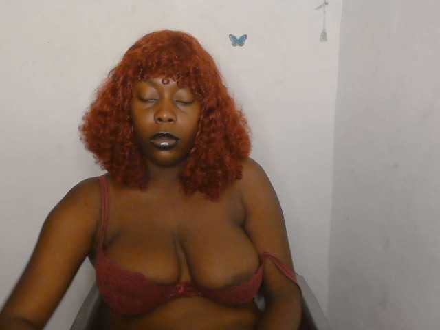 Strip-me-naked live cam on BongaCams