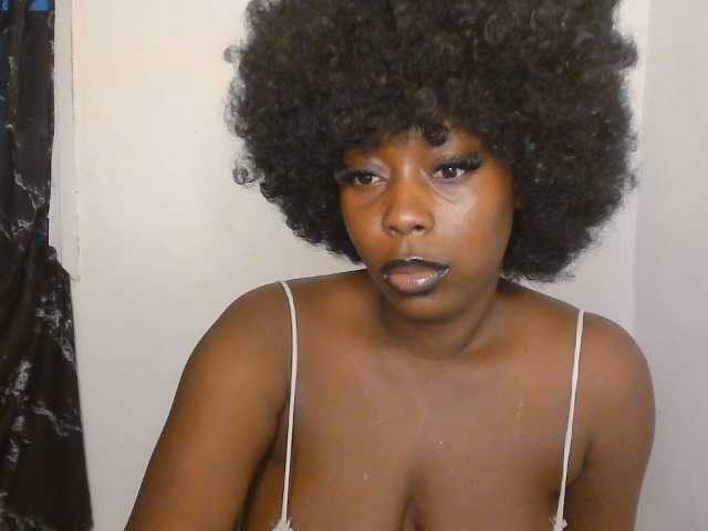Strip-me-naked live cam on BongaCams