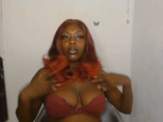 Strip-me-naked live cam on BongaCams