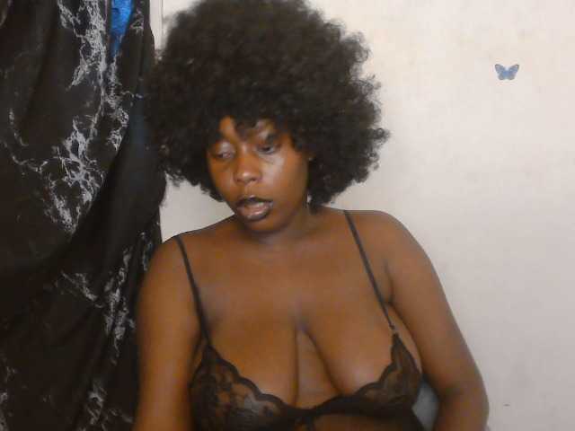 Strip-me-naked live cam preview