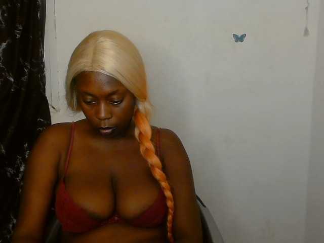 Strip-me-naked live cam on BongaCams