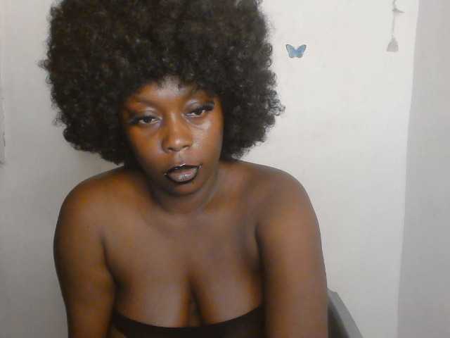 Strip-me-naked live cam on BongaCams