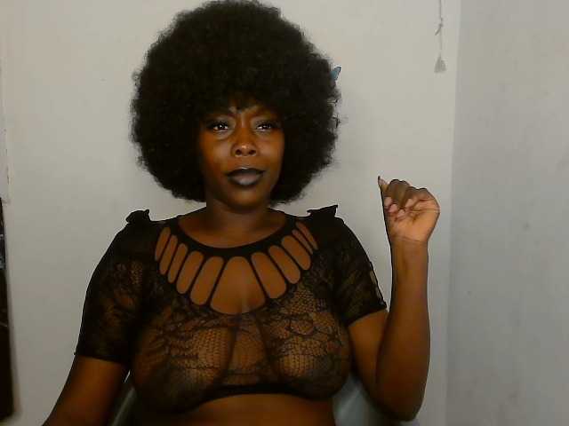 Strip-me-naked live cam on BongaCams