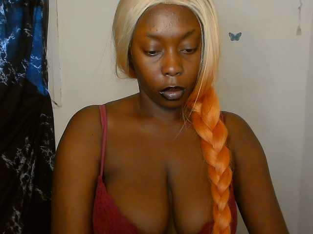Strip-me-naked live cam on BongaCams