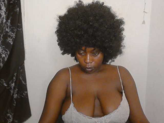 Strip-me-naked live cam on BongaCams