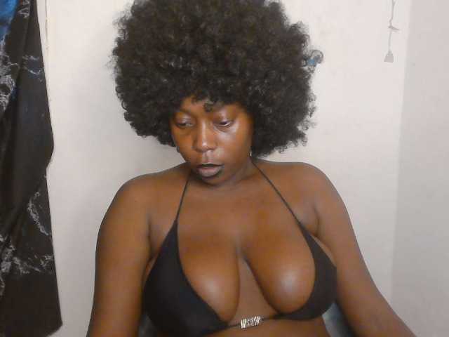 Strip-me-naked live cam on BongaCams