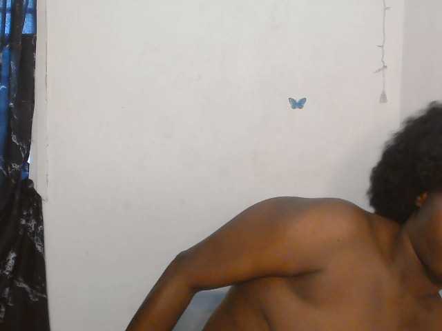 Strip-me-naked live cam on BongaCams