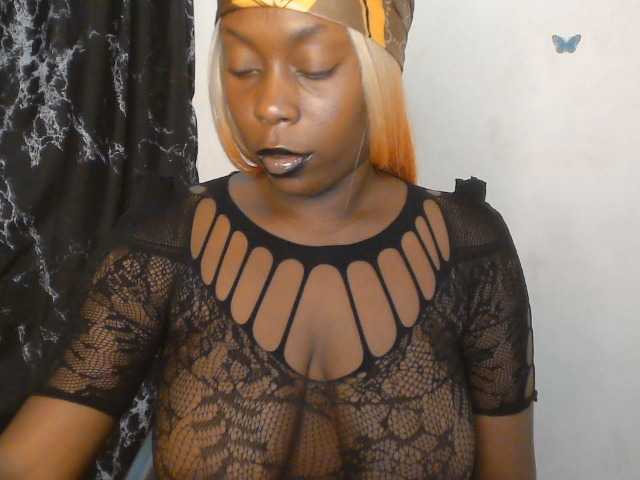 Strip-me-naked live cam on BongaCams