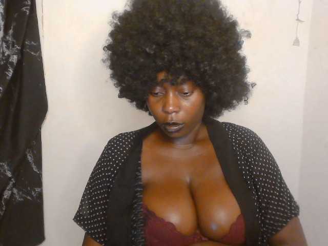 Strip-me-naked live cam on BongaCams