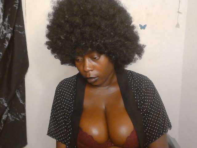 Strip-me-naked live cam on BongaCams