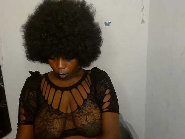 Strip-me-naked live cam on BongaCams