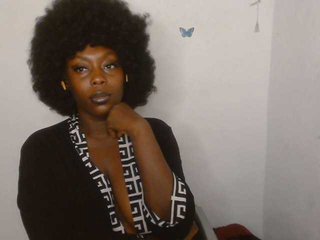 Strip-me-naked live cam on BongaCams
