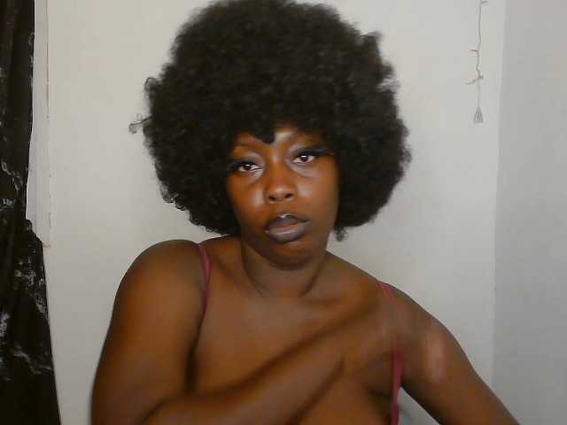 Strip-me-naked live cam on BongaCams