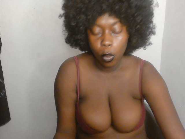 Strip-me-naked live cam on BongaCams