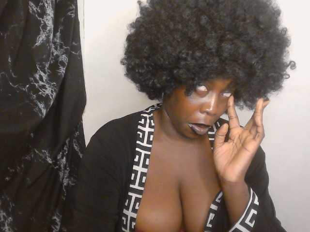 Strip-me-naked live cam on BongaCams