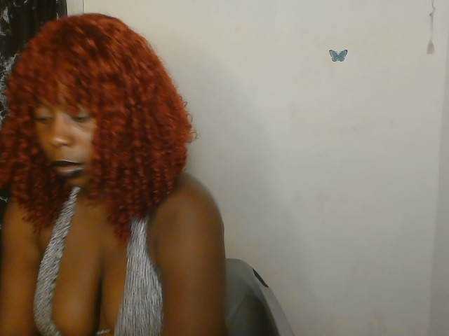 Strip-me-naked live cam on BongaCams
