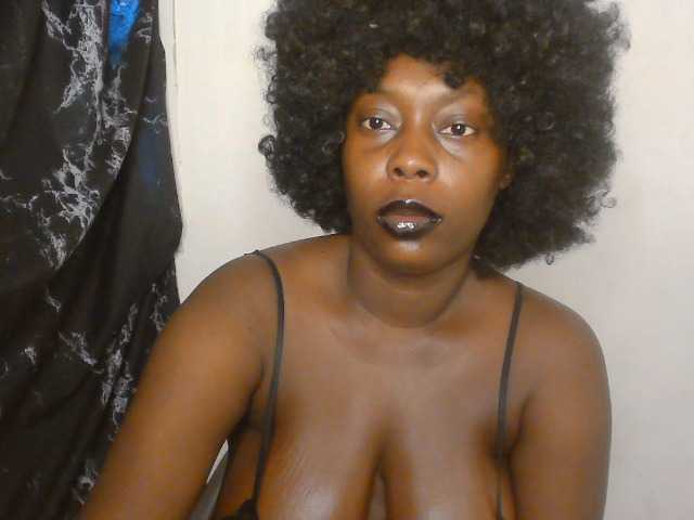 Strip-me-naked live cam on BongaCams