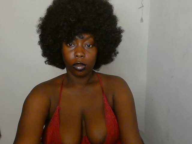 Strip-me-naked live cam on BongaCams