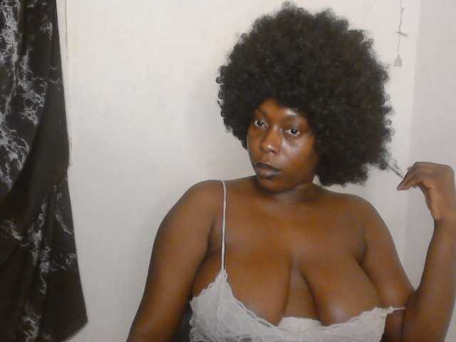 Strip-me-naked live cam on BongaCams