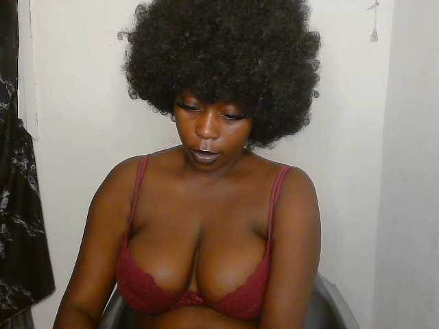 Strip-me-naked live cam on BongaCams