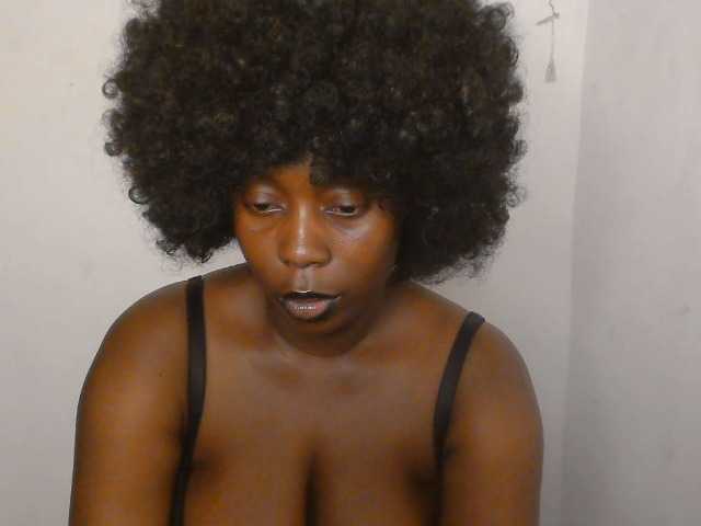 Strip-me-naked live cam on BongaCams