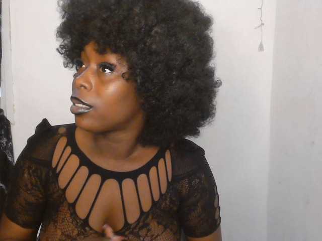 Strip-me-naked live cam on BongaCams