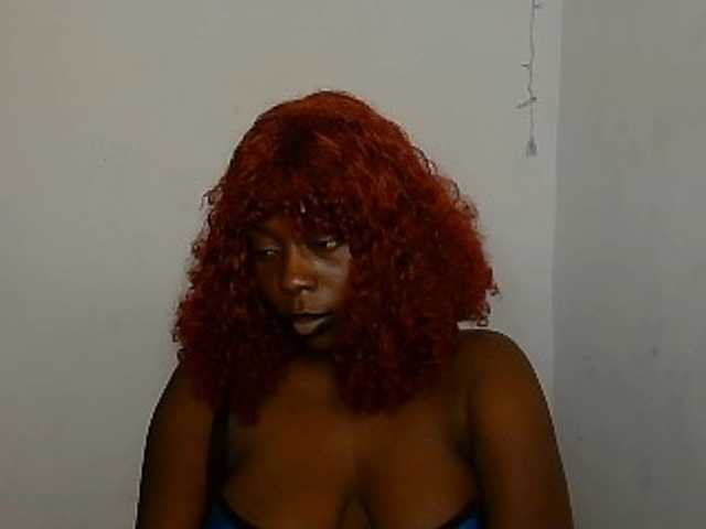 Strip-me-naked live cam on BongaCams