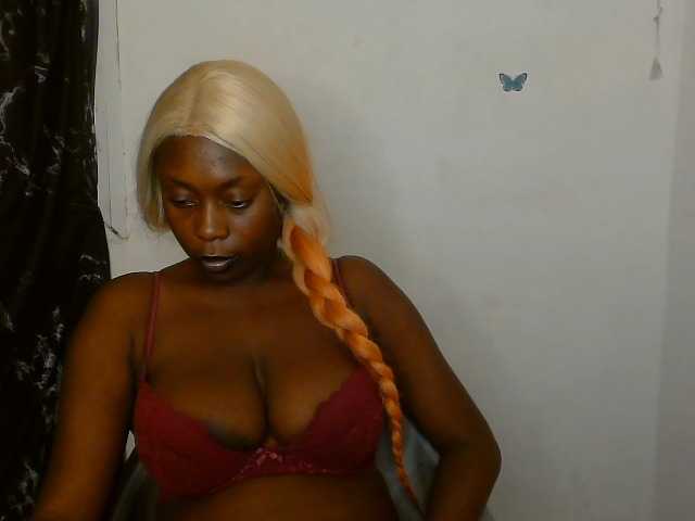 Strip-me-naked live cam on BongaCams