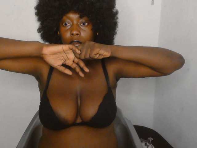 Strip-me-naked live cam on BongaCams