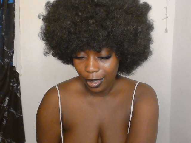 Strip-me-naked live cam on BongaCams