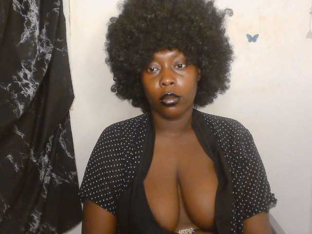 Strip-me-naked live cam on BongaCams