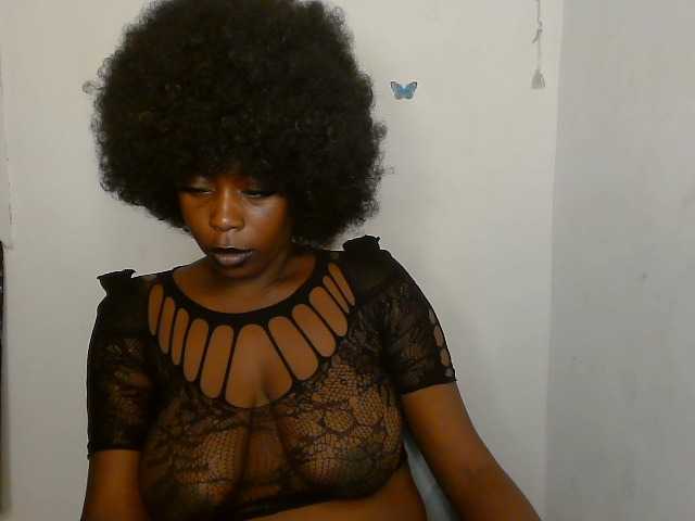 Strip-me-naked live cam on BongaCams