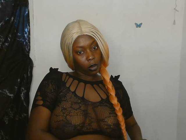 Strip-me-naked live cam on BongaCams