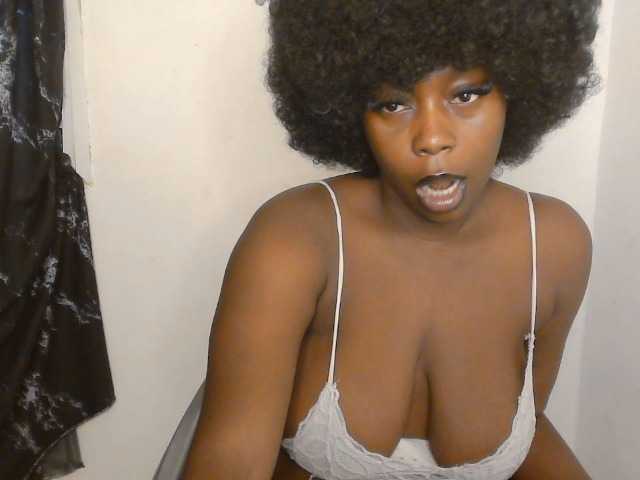 Strip-me-naked live cam on BongaCams