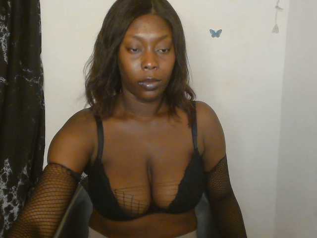 Strip-me-naked live cam on BongaCams