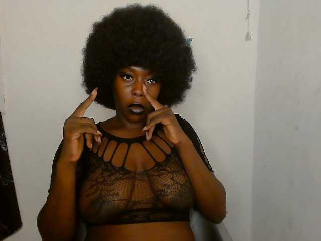 Strip-me-naked live cam on BongaCams