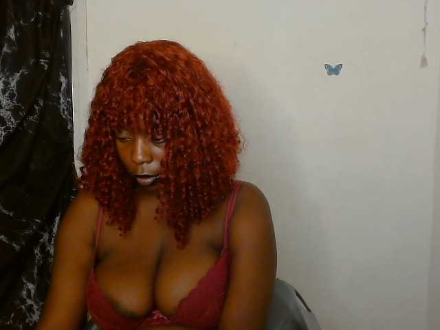 Strip-me-naked live cam on BongaCams