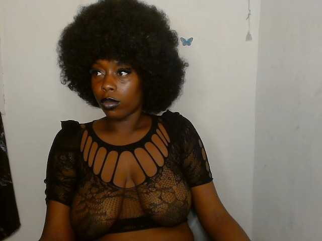 Strip-me-naked live cam on BongaCams