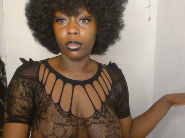 Strip-me-naked live cam on BongaCams