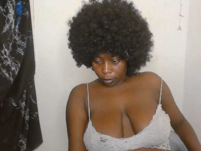 Strip-me-naked live cam on BongaCams