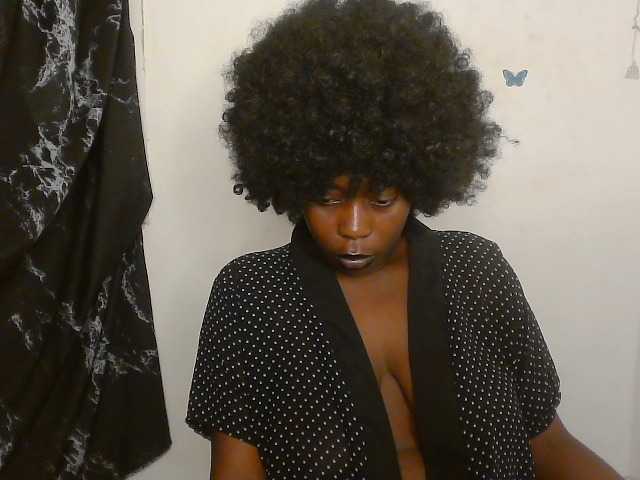 Strip-me-naked live cam on BongaCams