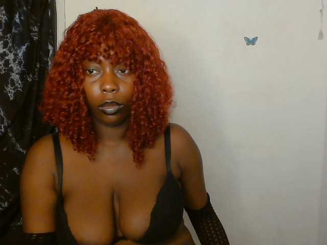 Strip-me-naked live cam on BongaCams