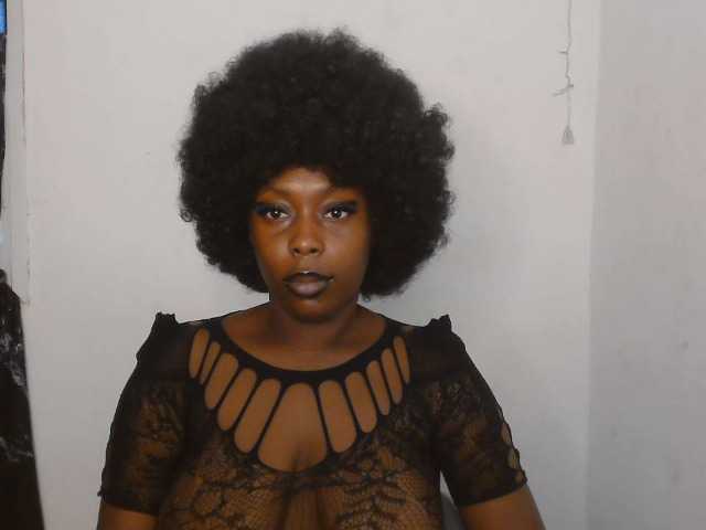Strip-me-naked live cam on BongaCams