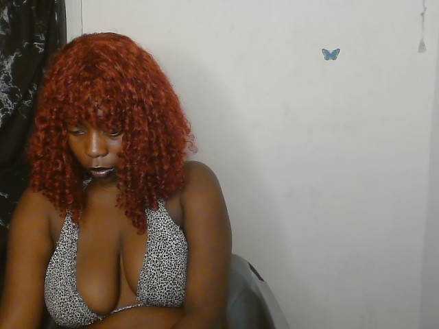 Strip-me-naked live cam on BongaCams