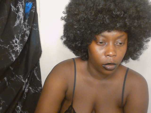 Strip-me-naked live cam preview