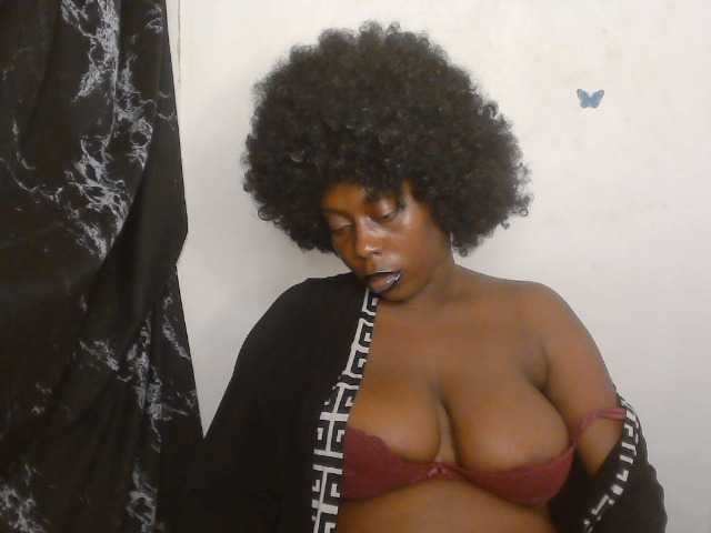 Strip-me-naked live cam on BongaCams